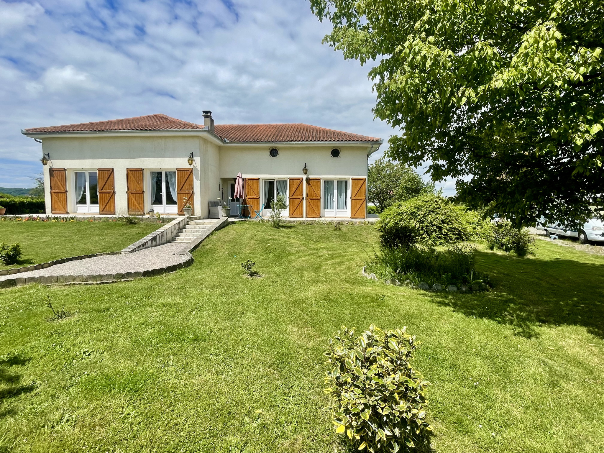 Proche du centre ville de Maubourguet, maison de plain-pied avec 4 chambres